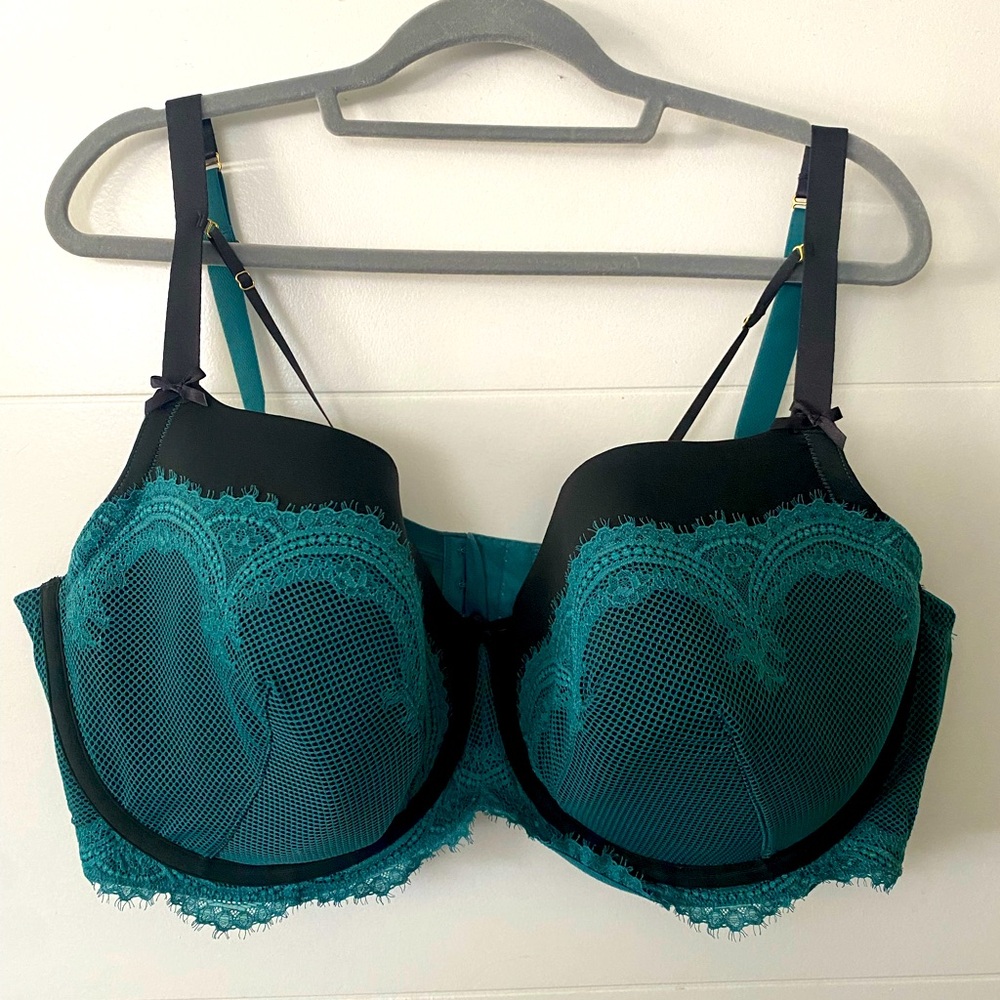NWOT 50DDD Cacique bra